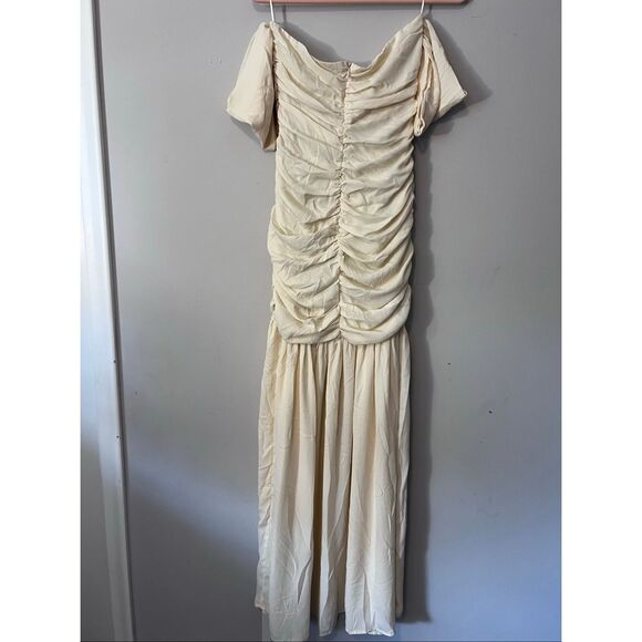 Selfie Leslie Dalisha Off Shoulder Ruched Maxi Dress Cream - Picture 8 of 9